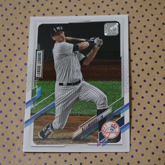 DJ LeMahieu #108 Baseball Card - Picture 1 of 2